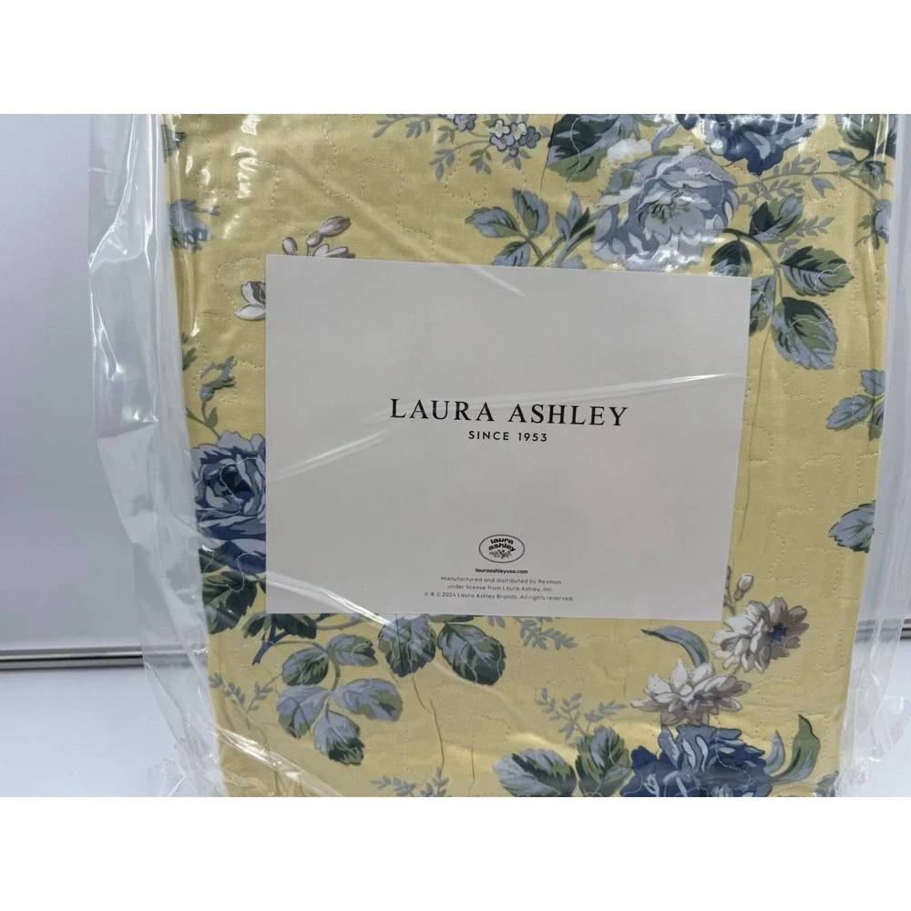 Laura Ashley Twin Quilt Set Reversible Cotton Bedding With Marching Sham Light